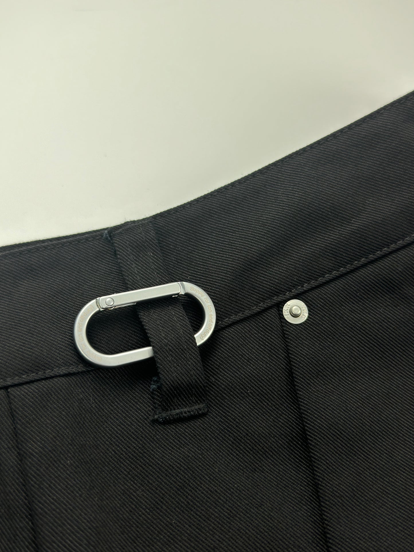 devequi （CRS）Weighty SUPIMA double pleated multi-bag pants