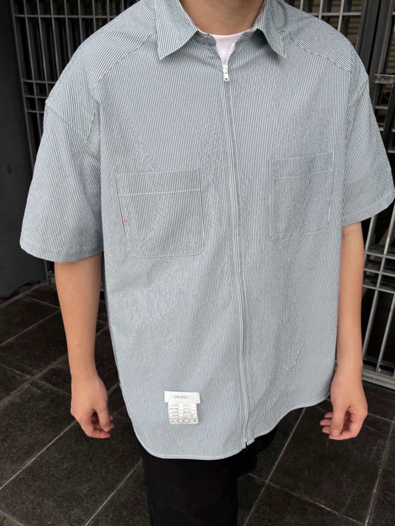 devequi FL.02 Vertical pattern foam gauze short sleeved zipper shirt
